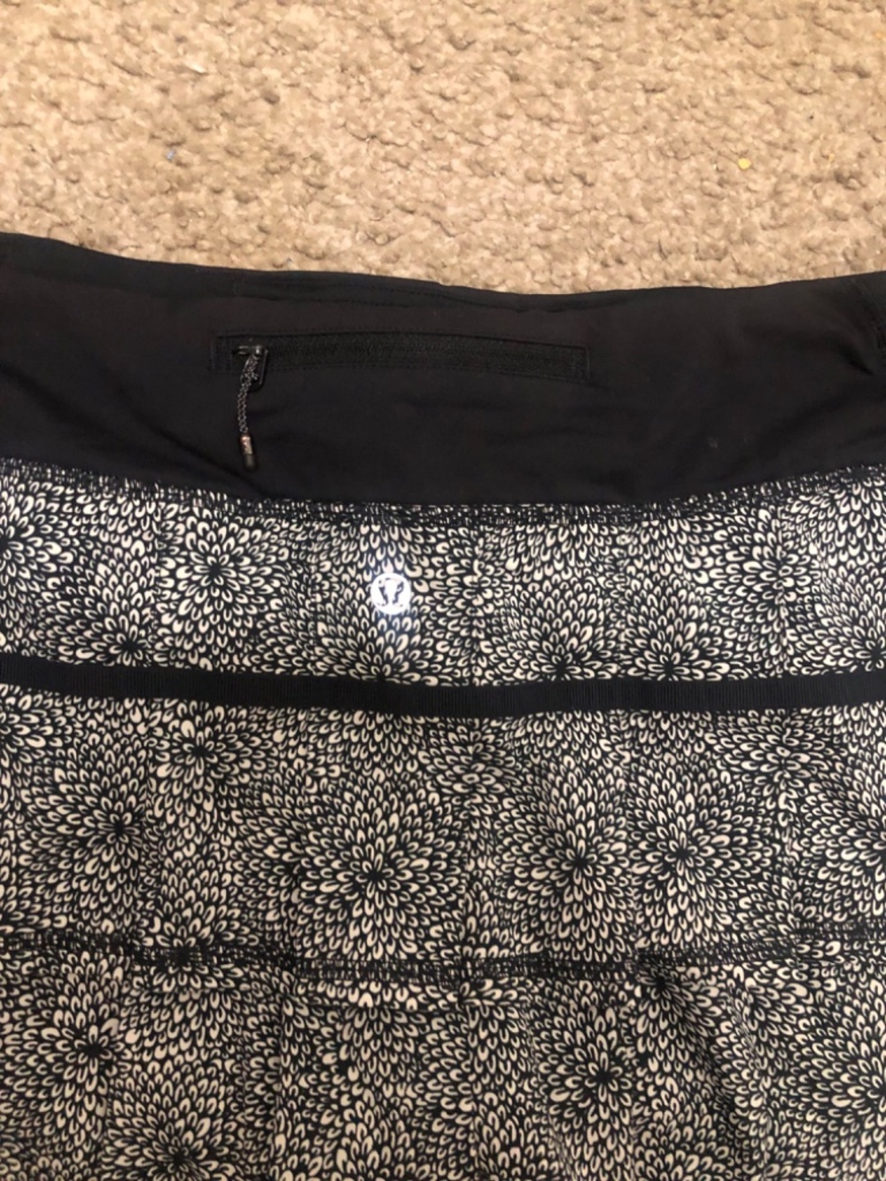 lululemon athletica Circuit Breaker Skirt II size 10 great conditions - Picture 3 of 9